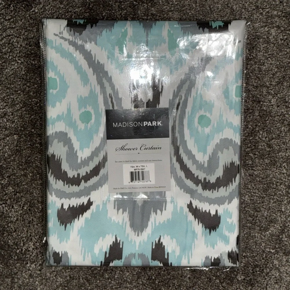 NWT - MADISON PARK - Shower Curtain 72